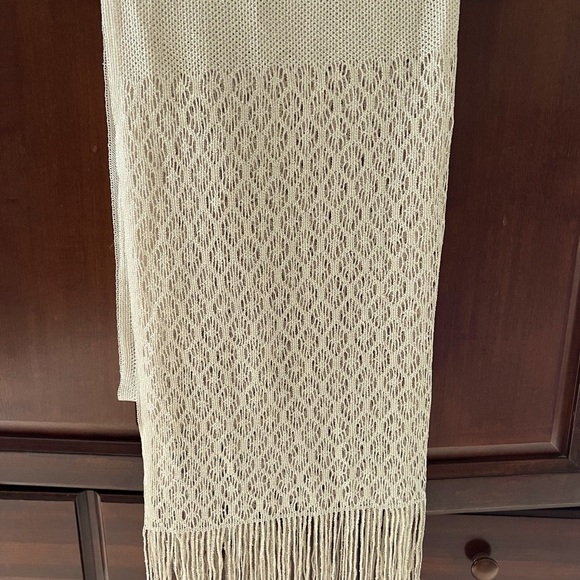 Cream/Gold Wrap with Lace Knit and Fringe - Picture 2 of 2